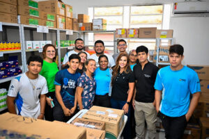 Débora Menezes acompanha entrega de medicamentos às Unidades Básicas de Saúde de Tefé