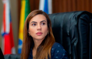 De autoria de Débora Menezes, projeto que cria Plano de Enfrentamento ao Tráfico Infantil é aprovado na Aleam