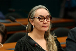 Deputada Daniela Reinehr apresenta PL que proíbe desconto sindical em aposentadorias e pensões do INSS