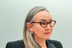 Deputada Daniela Reinehr propõe endurecimento das penas para estupro de vulnerável em apoio ao Maio Laranja
