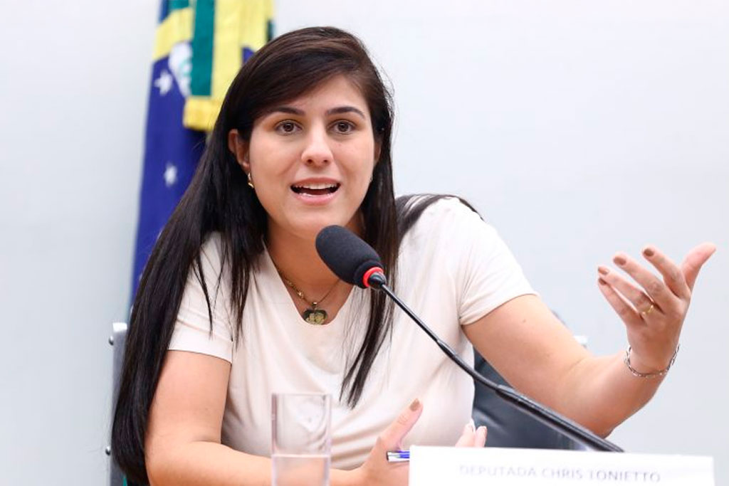 Deputada Chris Tonietto (PL-RJ), relatora da proposta – Foto: Vinicius Loures/Câmara dos Deputados