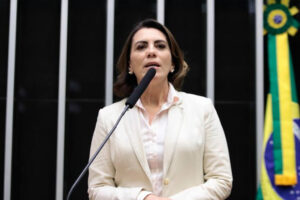 Deputada Rosana Valle propõe mais transparência das empresas de telecomunicações com os consumidores