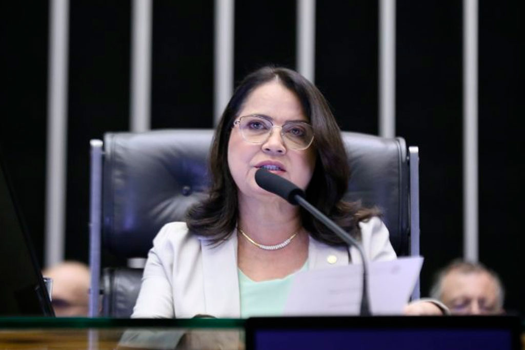 Rosângela Reis (PL-MG): a intenção é reduzir o deslocamento de pacientes – Foto: Kayo Magalhães/Câmara dos Deputados