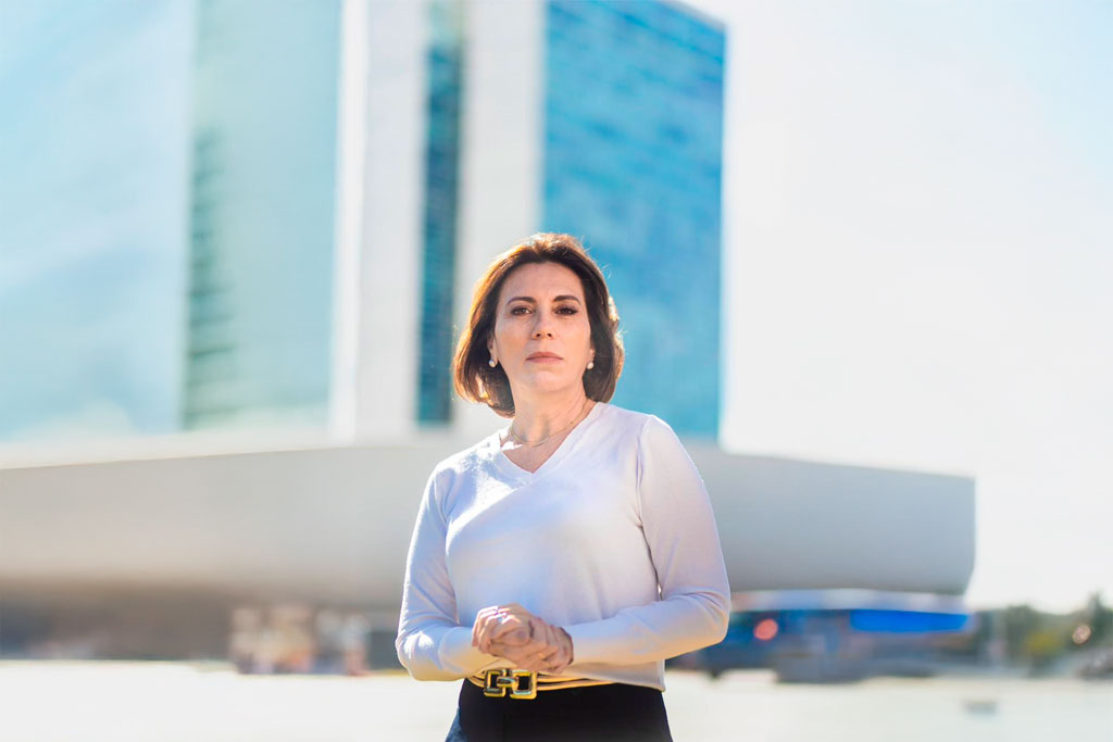 Rosana Valle é deputada federal pelo PL-SP, em segundo mandato; presidente da Executiva Estadual do PL Mulher de São Paulo; jornalista há mais de 25 anos; e autora dos livros “Rota do Sol 1” e “Rota do Sol 2” - Foto: divulgação