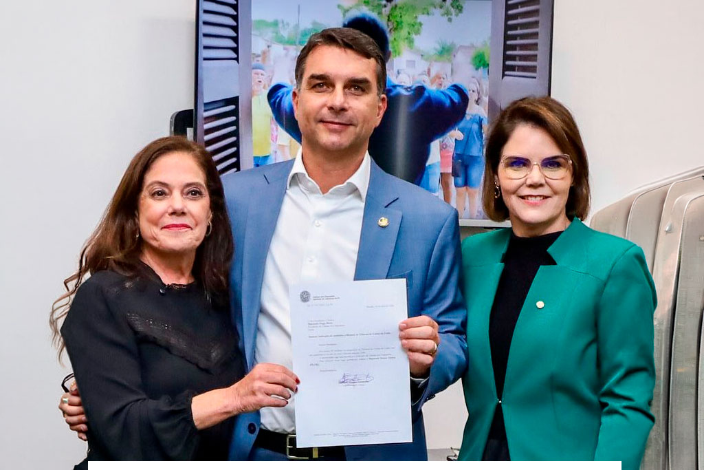 Deputada Soraya Santos (PL-RJ), e o Pré-candidato a presidência da República, Senador Flávio Bolsonaro(PL-RJ) e a deputada federal Coronel Fernanda (PL-MT) - Foto: divulgação/Agência Câmara de Notícias