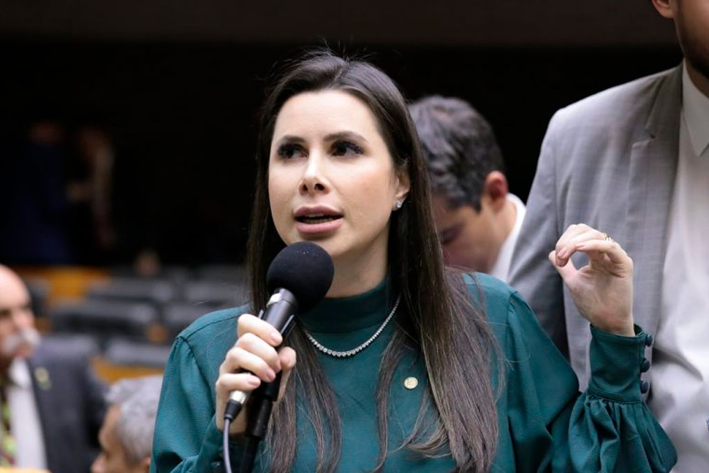Deputada Caroline de Toni (PL-SC) foi a relatora da proposta na CCJ - Foto: Kayo Magalhães / Câmara dos Deputados